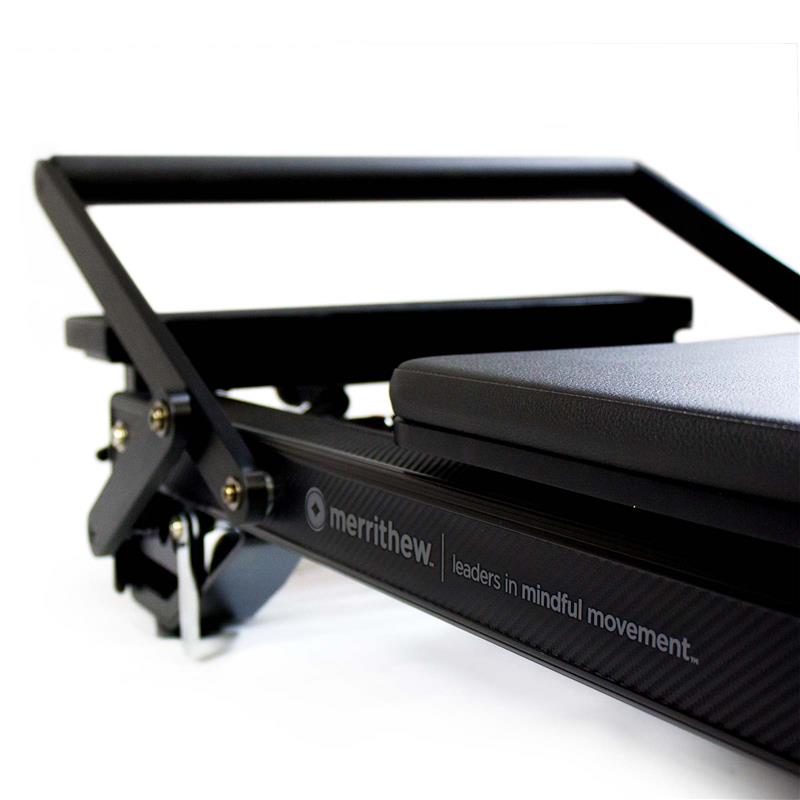 Ensemble Reformer Merrithew™ SPX® Max avec support vertical et barre dentée haute précision (noir de jais)
